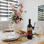 Dom wakacyjny Townhouse 2bed By Homely!