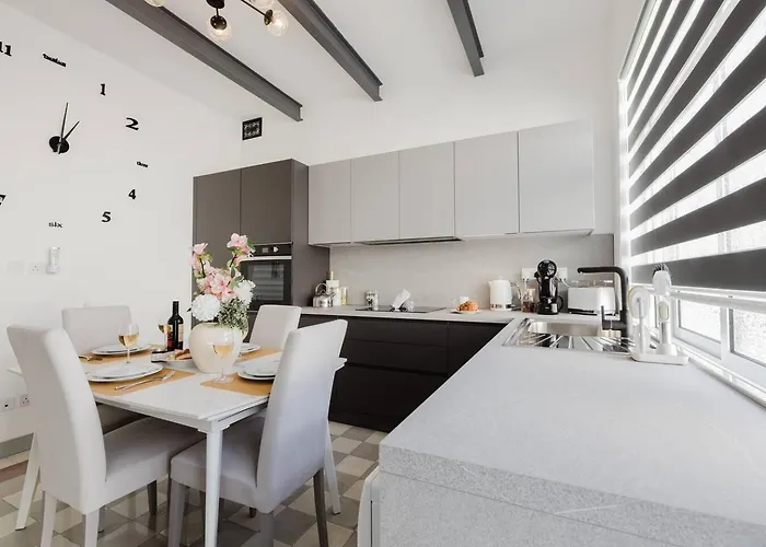 Townhouse 2bed By Homely! スリーマ