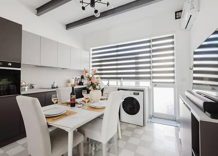 Townhouse 2bed By Homely!