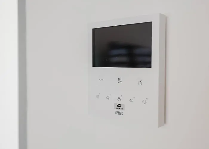 Townhouse 2bed By Homely! * スリーマ