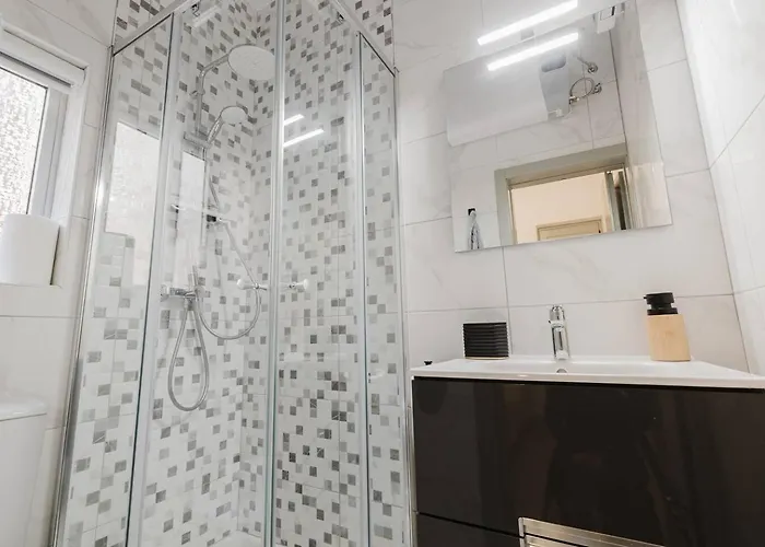 Townhouse 2bed By Homely!