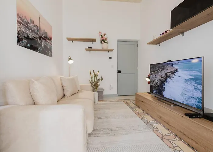 Townhouse 2bed By Homely! بيت للعطل سليمة